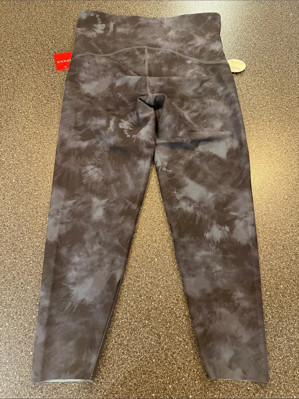 NWT Women’s SPANX Booty Boost Leggings - Black Tie Dye Print - size XL - Picture 7 of 7